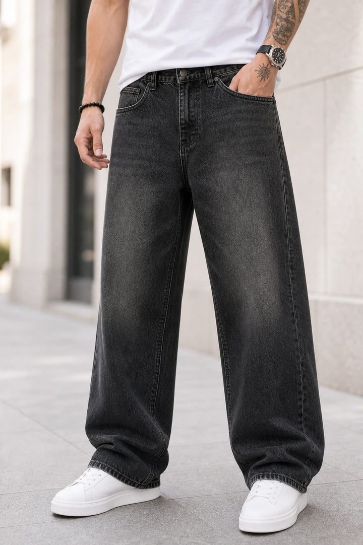SQUALO BAGGY DENIM 68010 front view worn by model
