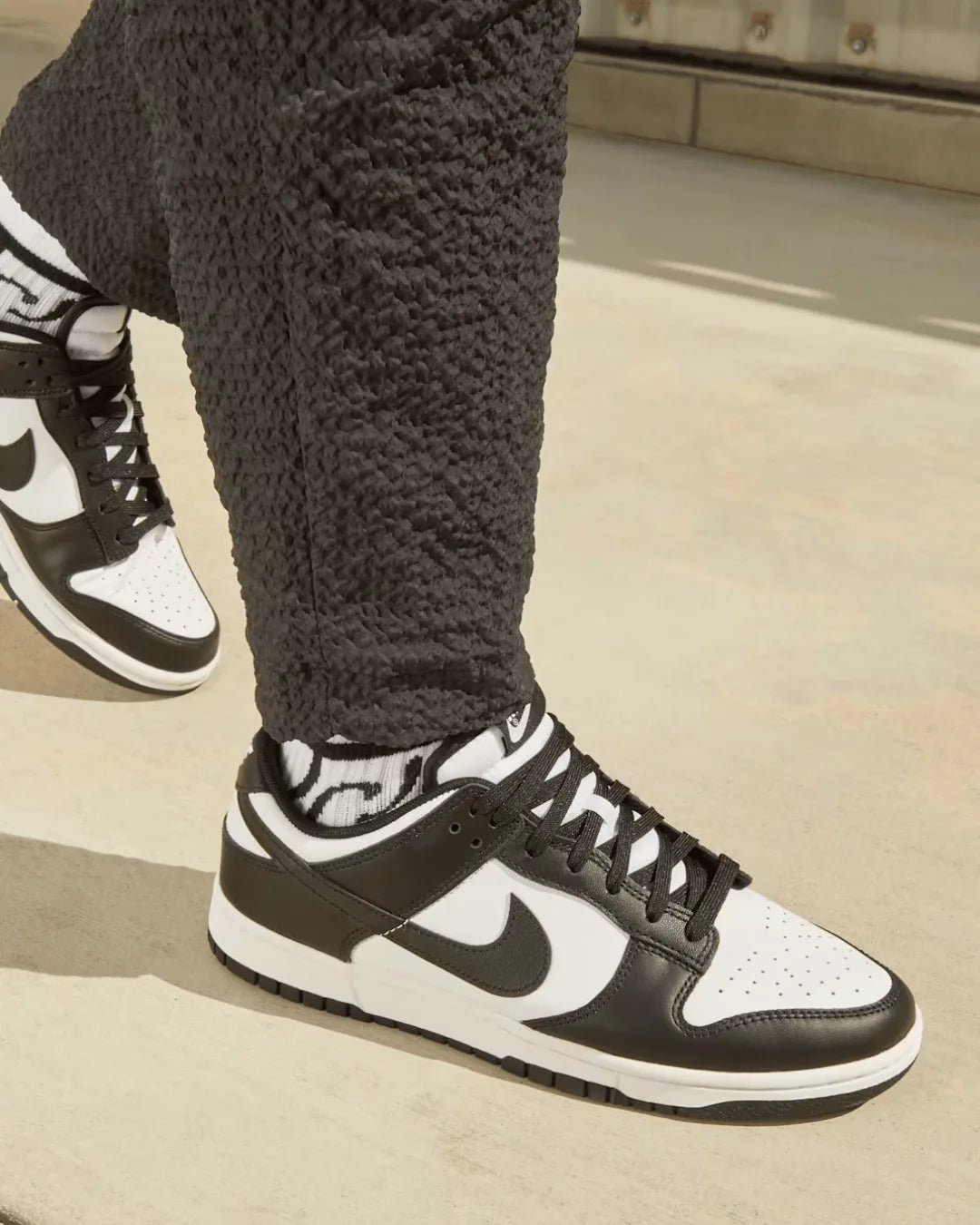 Dunk Low Panda Sneakers