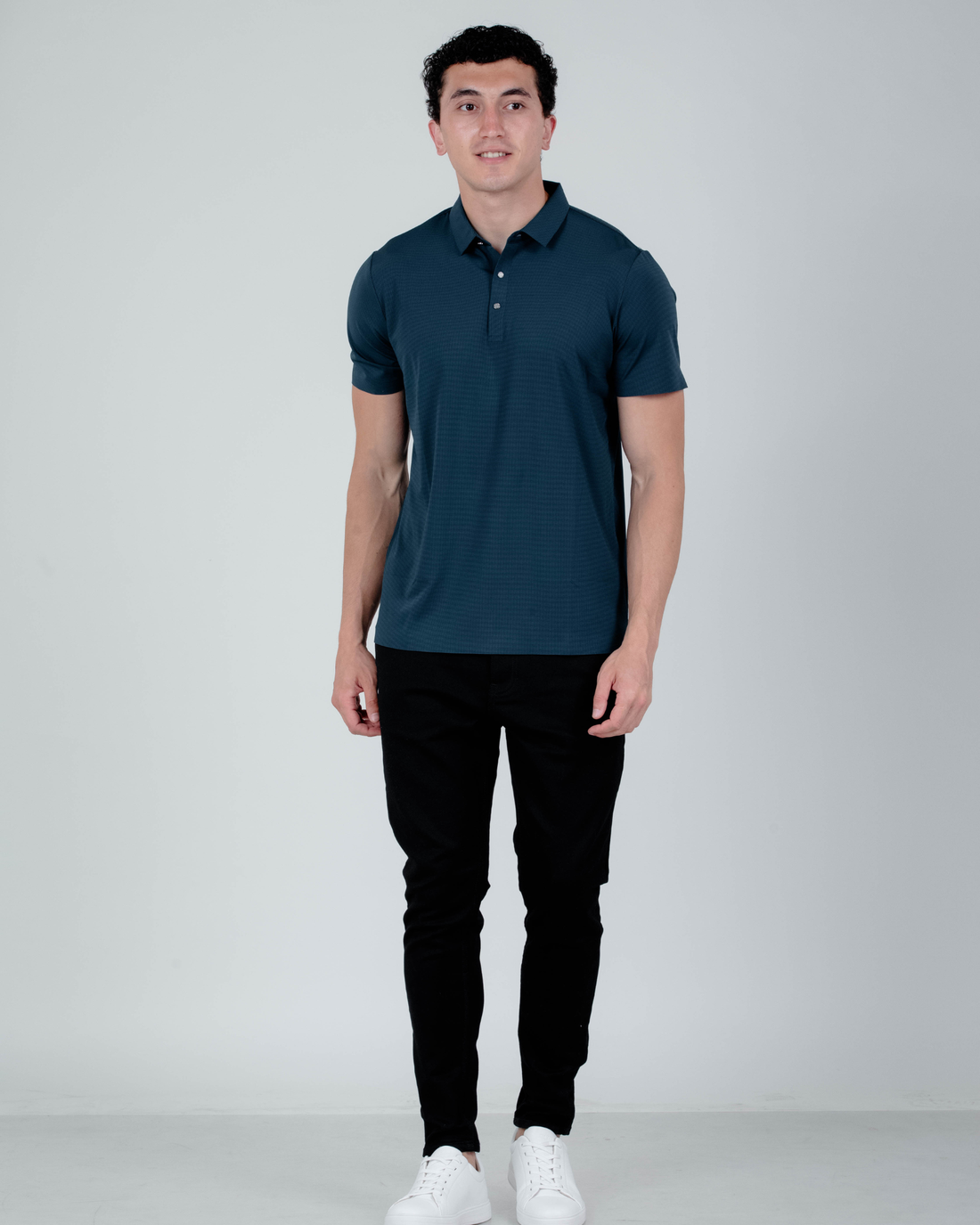 SEAMLESS BREATHABLE POLOS