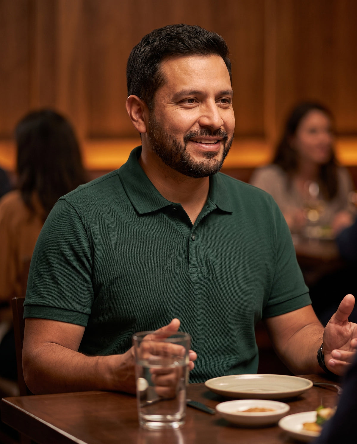 Green polo, restaurant